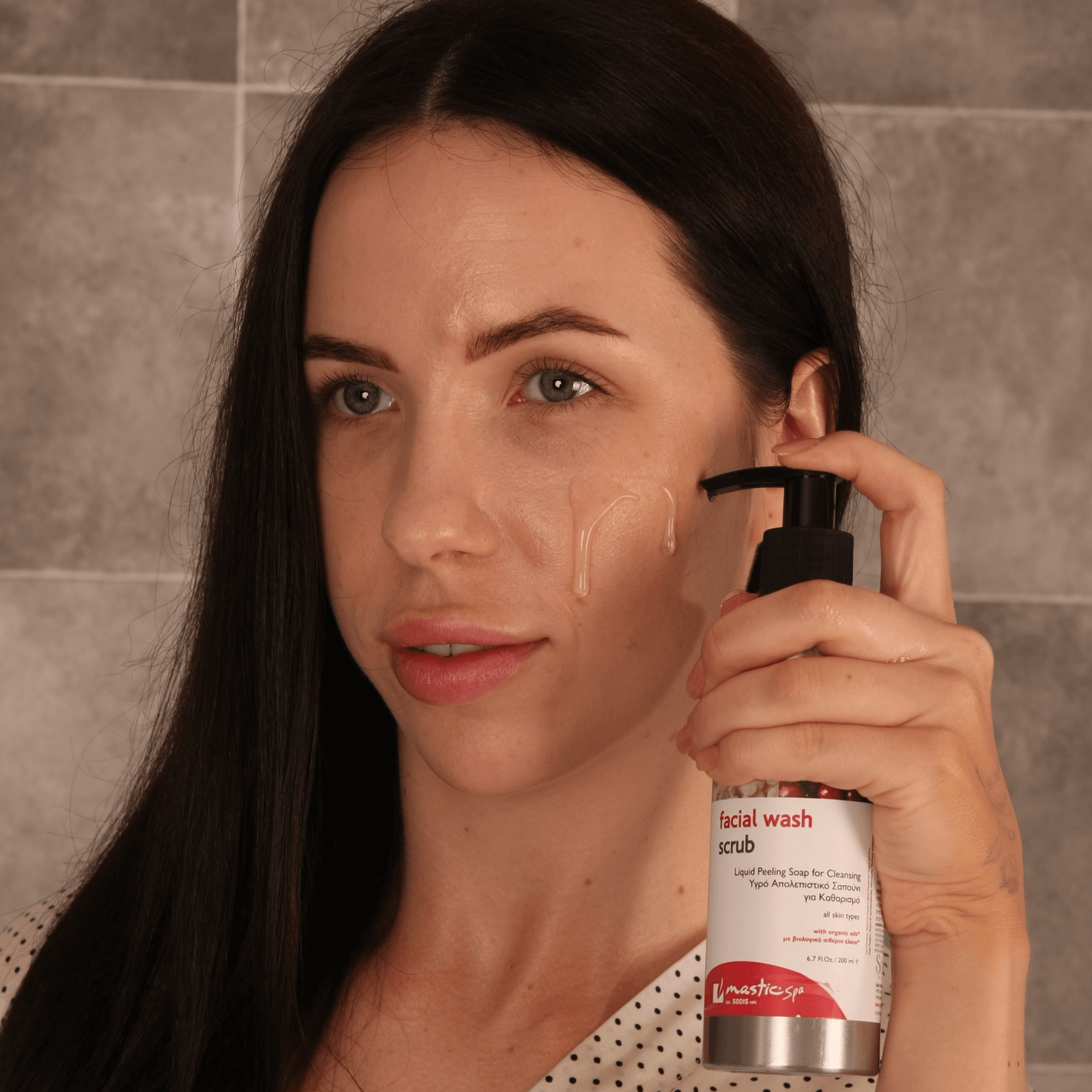 Waschpeeling mit Mastix & Rotwein